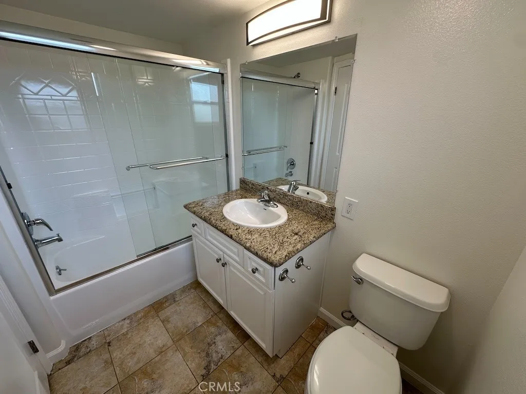 6446 Woodley Avenue 3, Lake Balboa, California 91406 home-pic-24